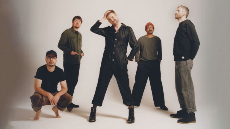 kaiser chiefs image
